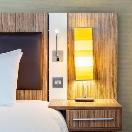 Holiday Inn Stevenage By Ihg Экстерьер фото