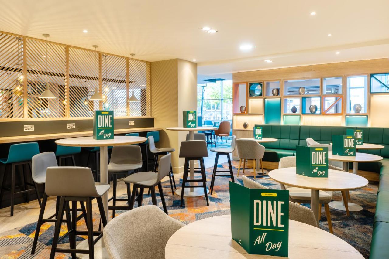 Holiday Inn Stevenage By Ihg Экстерьер фото