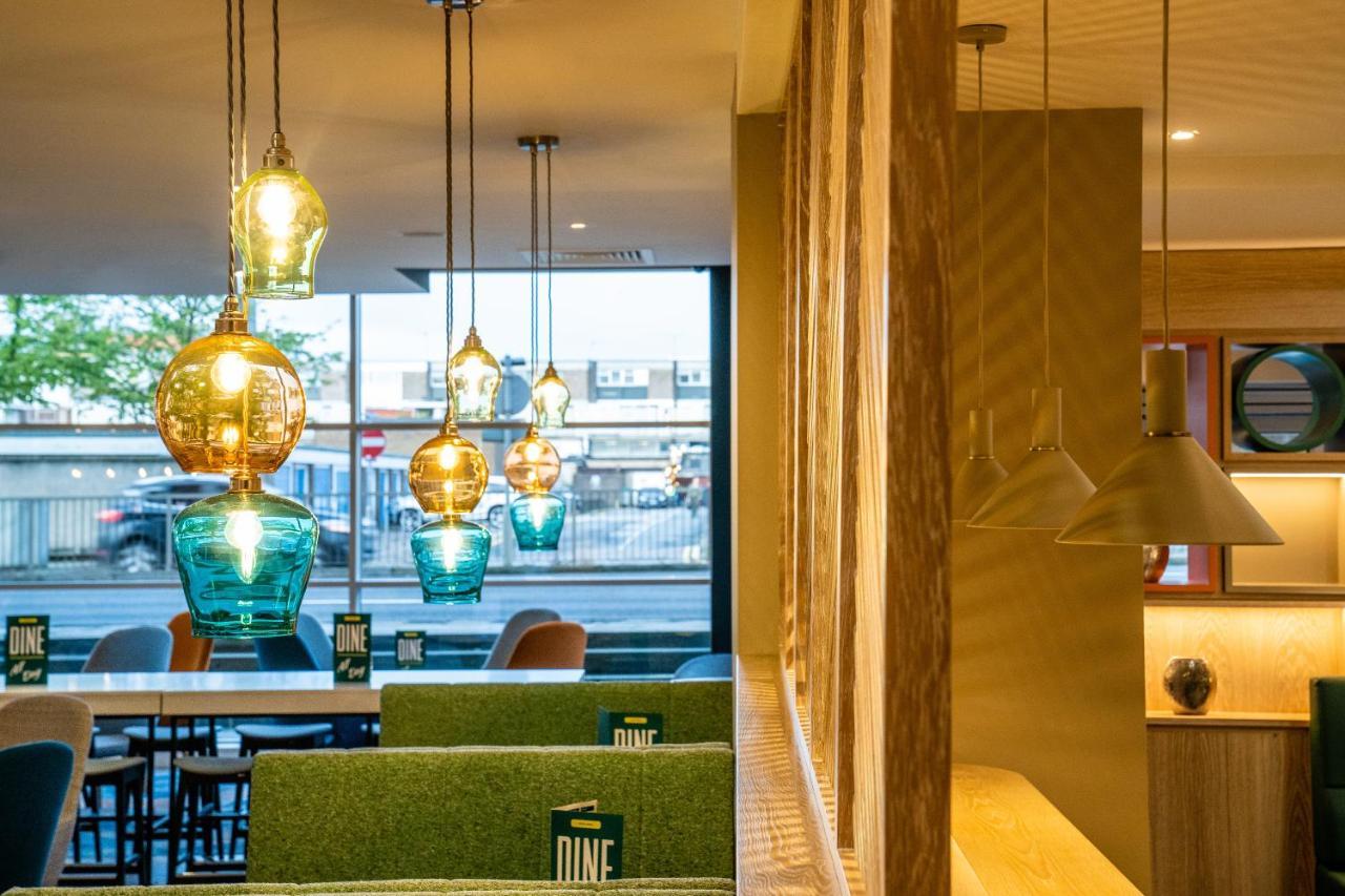 Holiday Inn Stevenage By Ihg Экстерьер фото