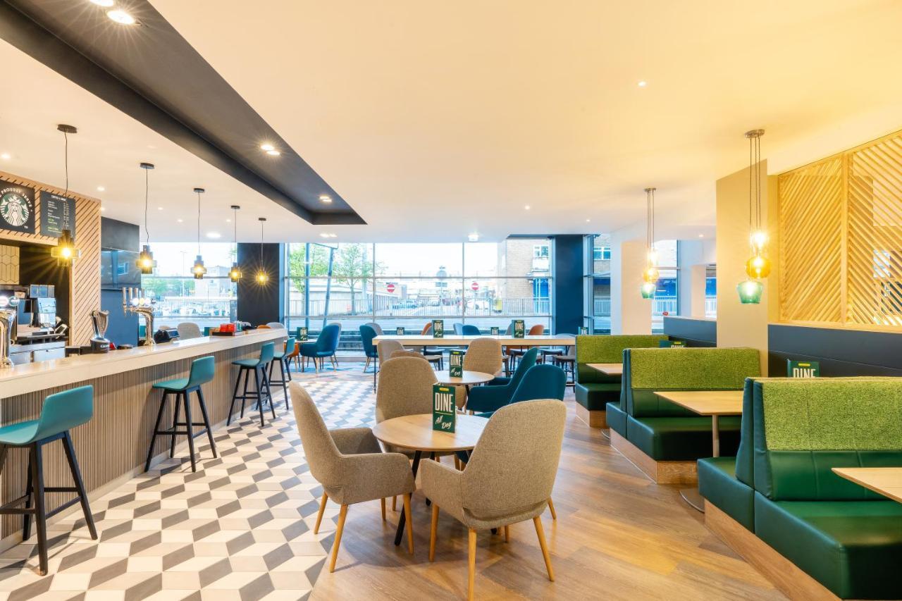 Holiday Inn Stevenage By Ihg Экстерьер фото