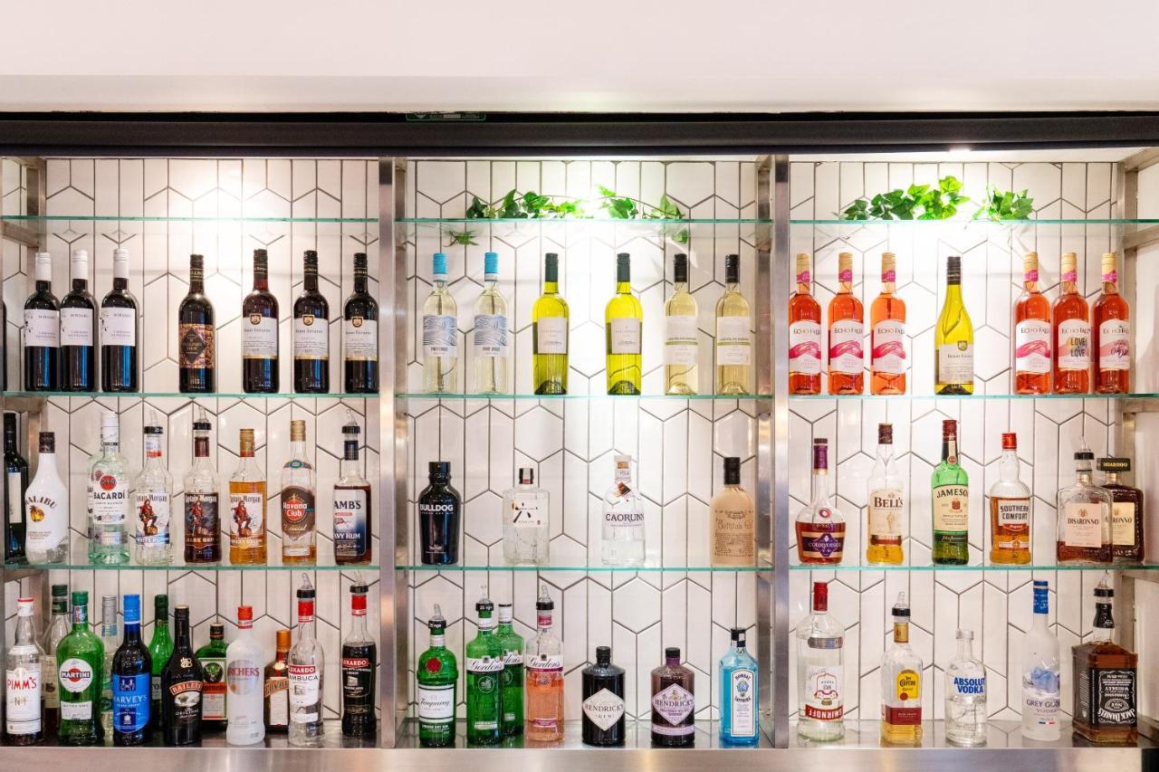 Holiday Inn Stevenage By Ihg Экстерьер фото
