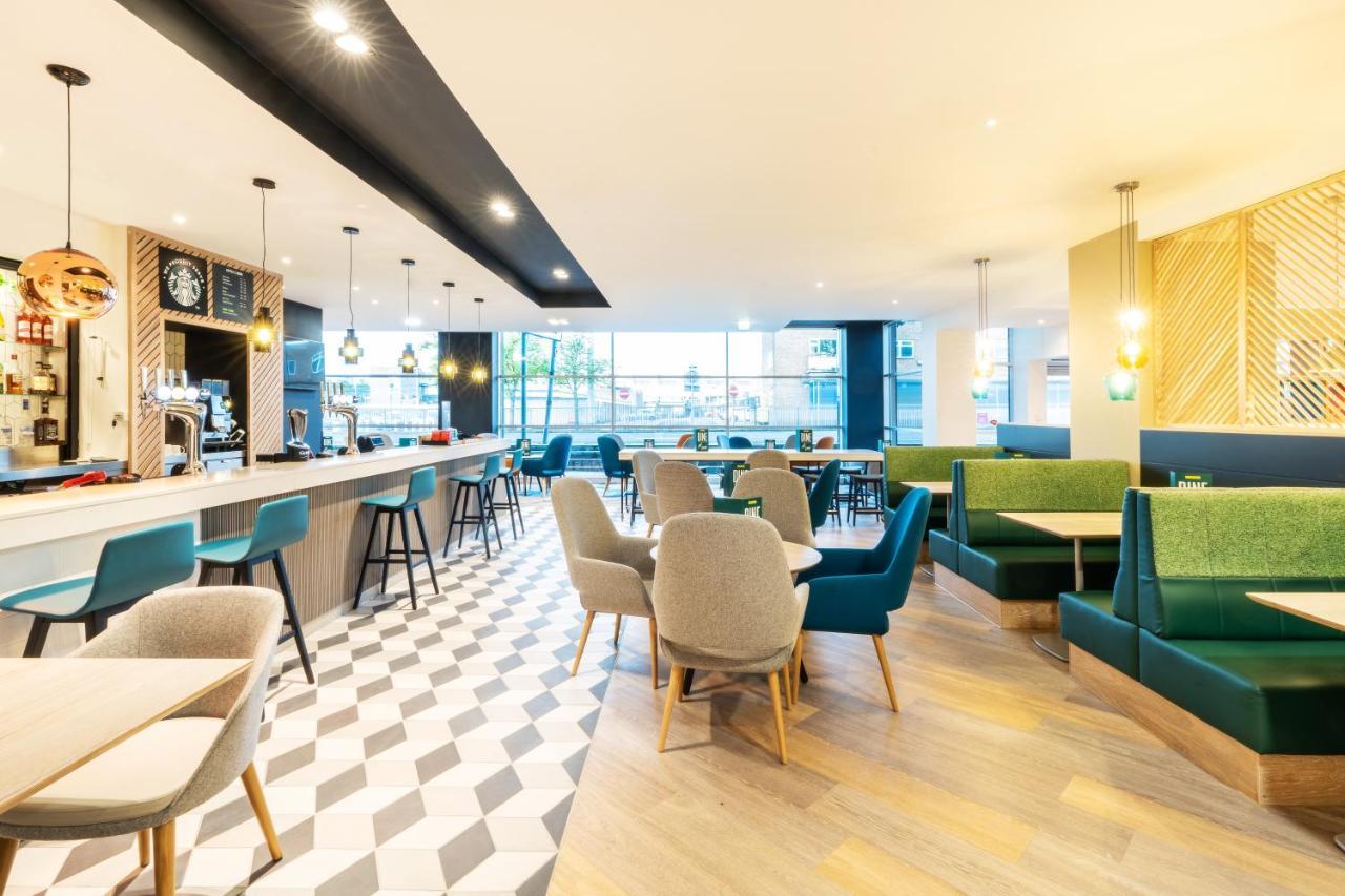 Holiday Inn Stevenage By Ihg Экстерьер фото