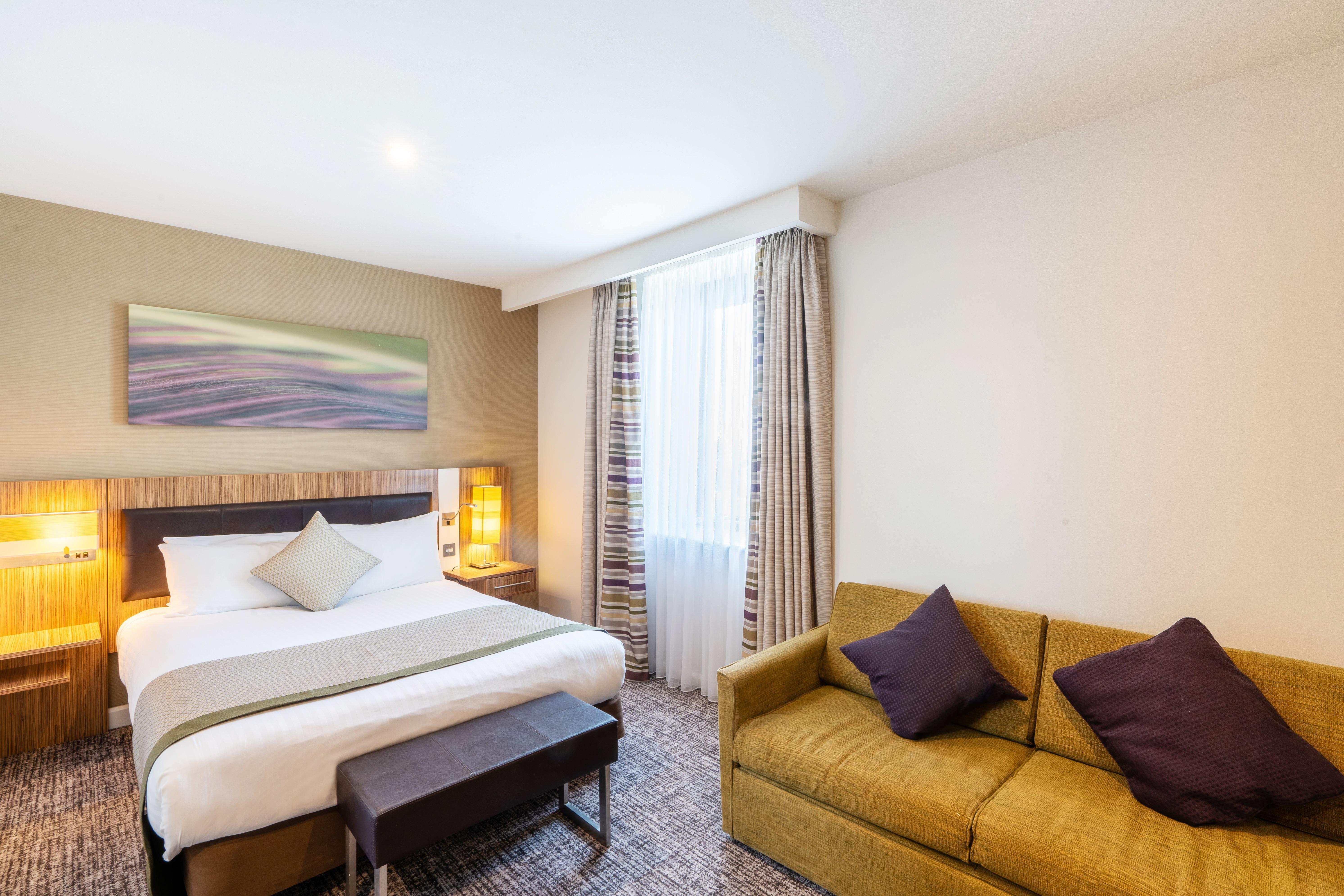 Holiday Inn Stevenage By Ihg Экстерьер фото