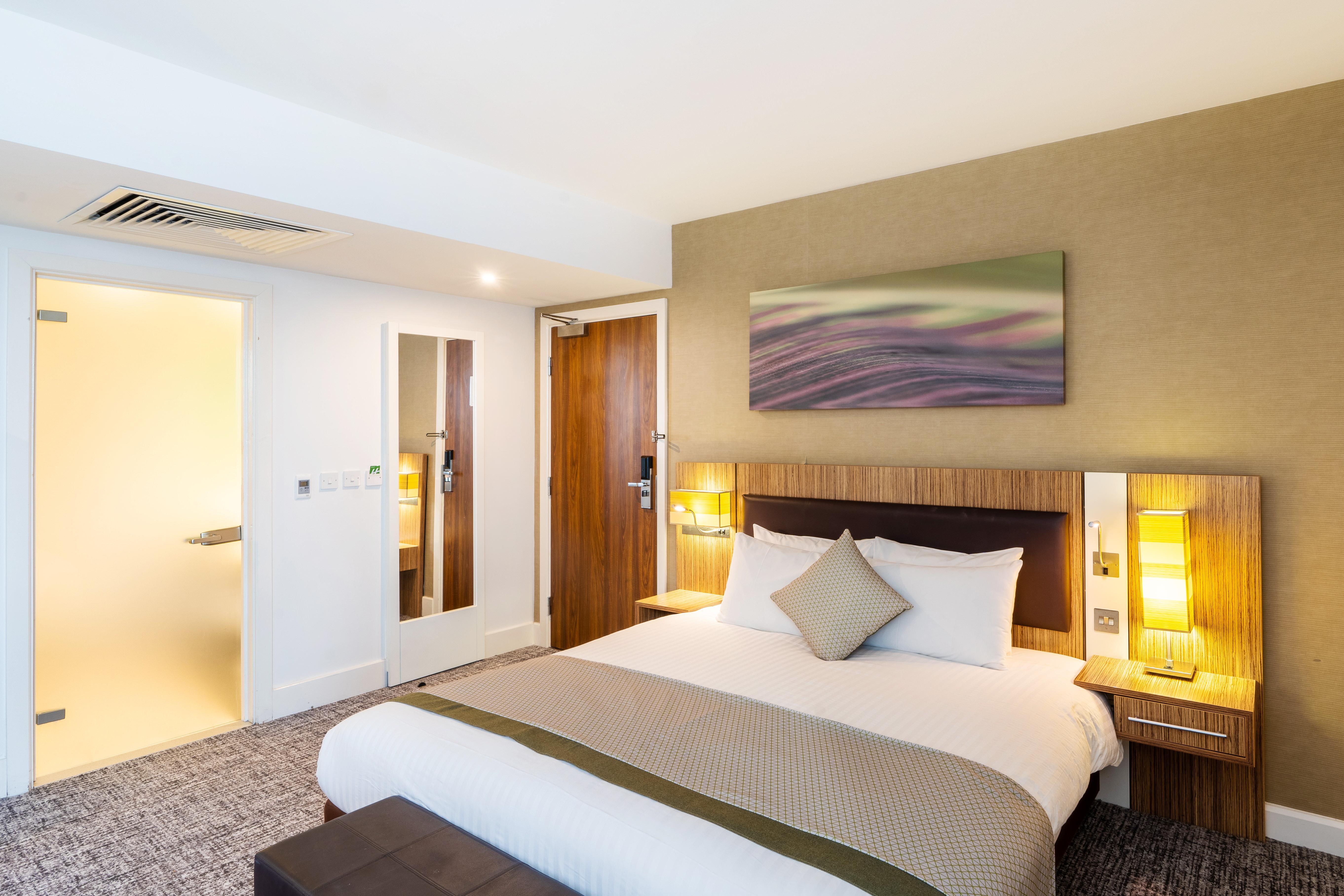 Holiday Inn Stevenage By Ihg Экстерьер фото
