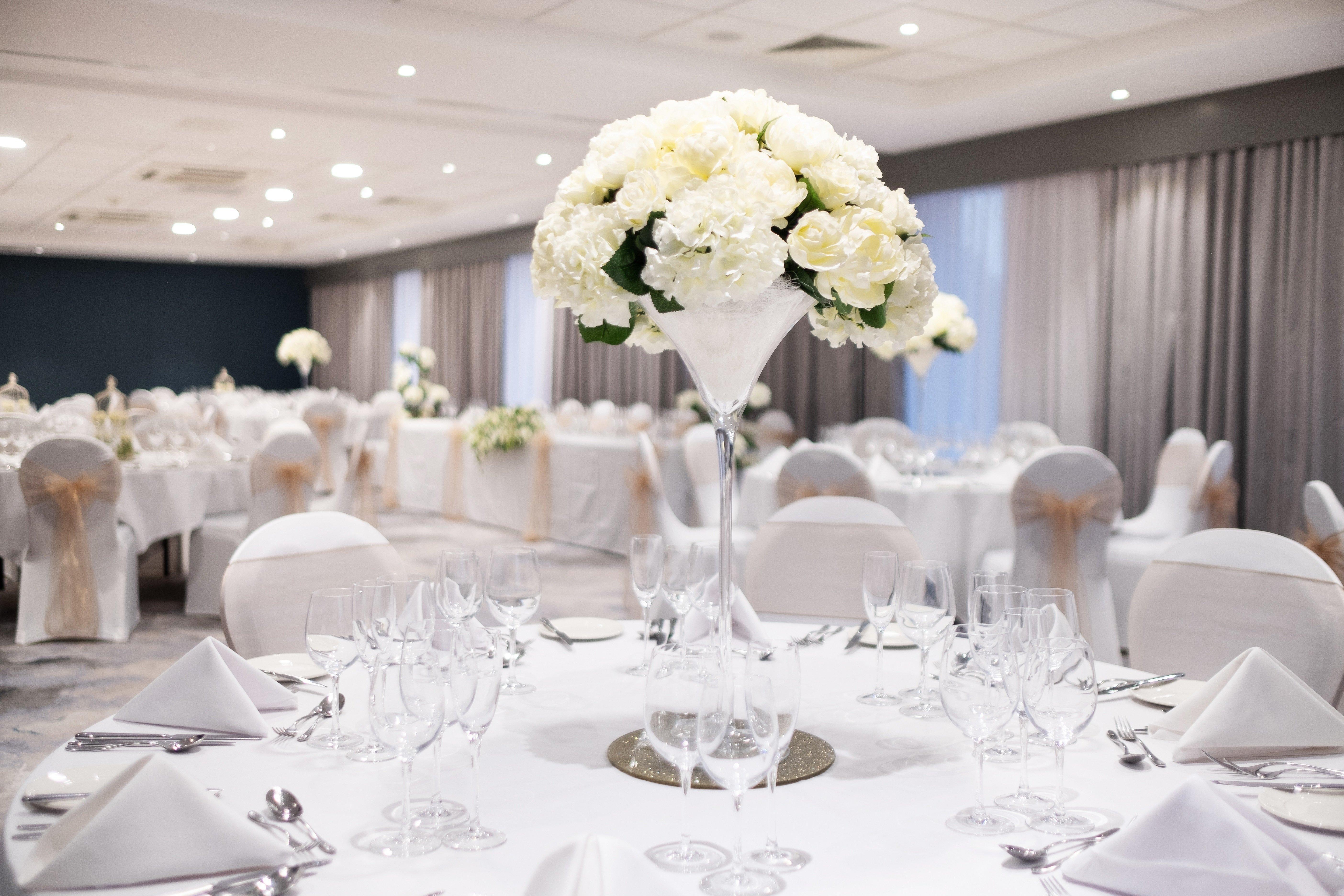 Holiday Inn Stevenage By Ihg Экстерьер фото