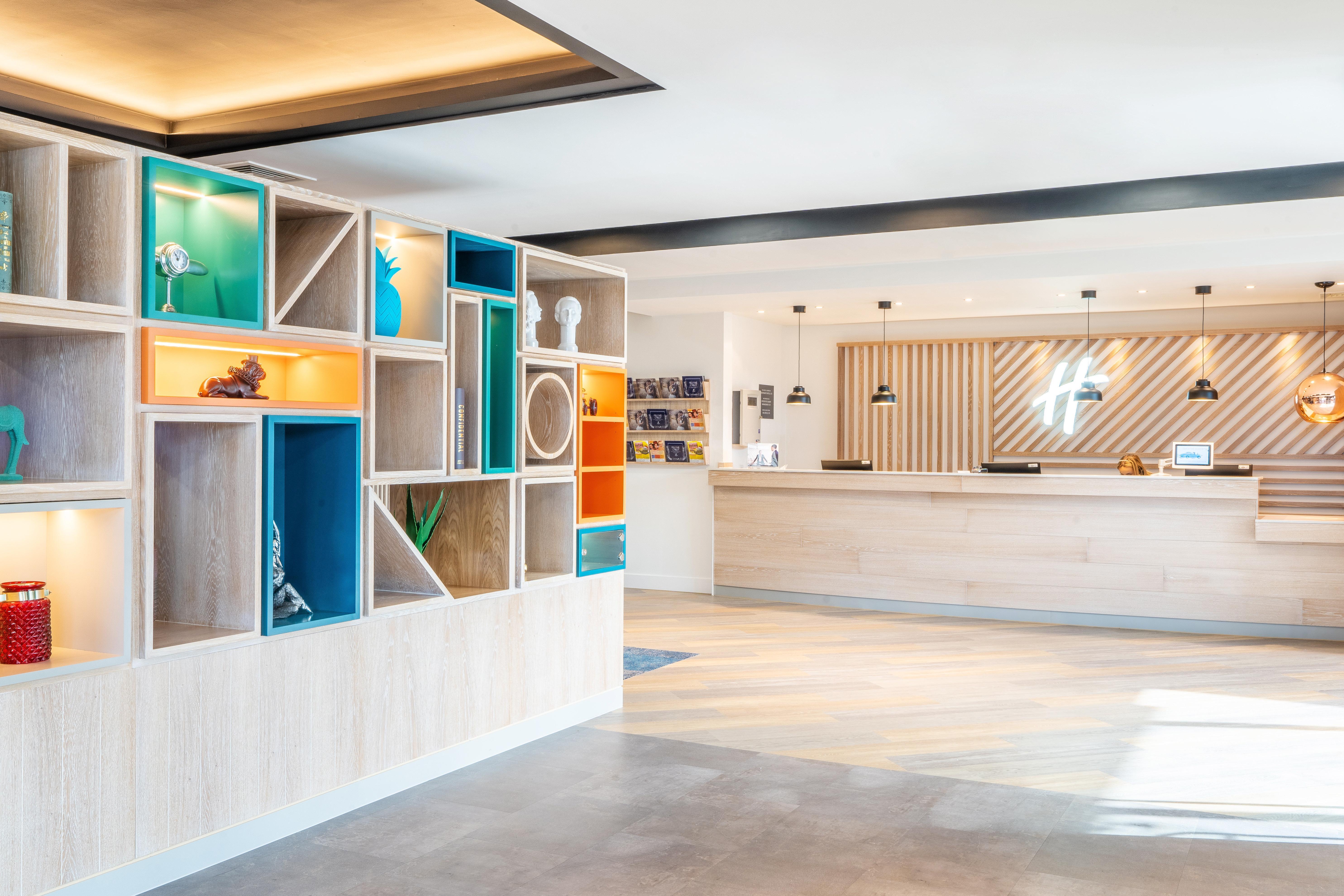 Holiday Inn Stevenage By Ihg Экстерьер фото