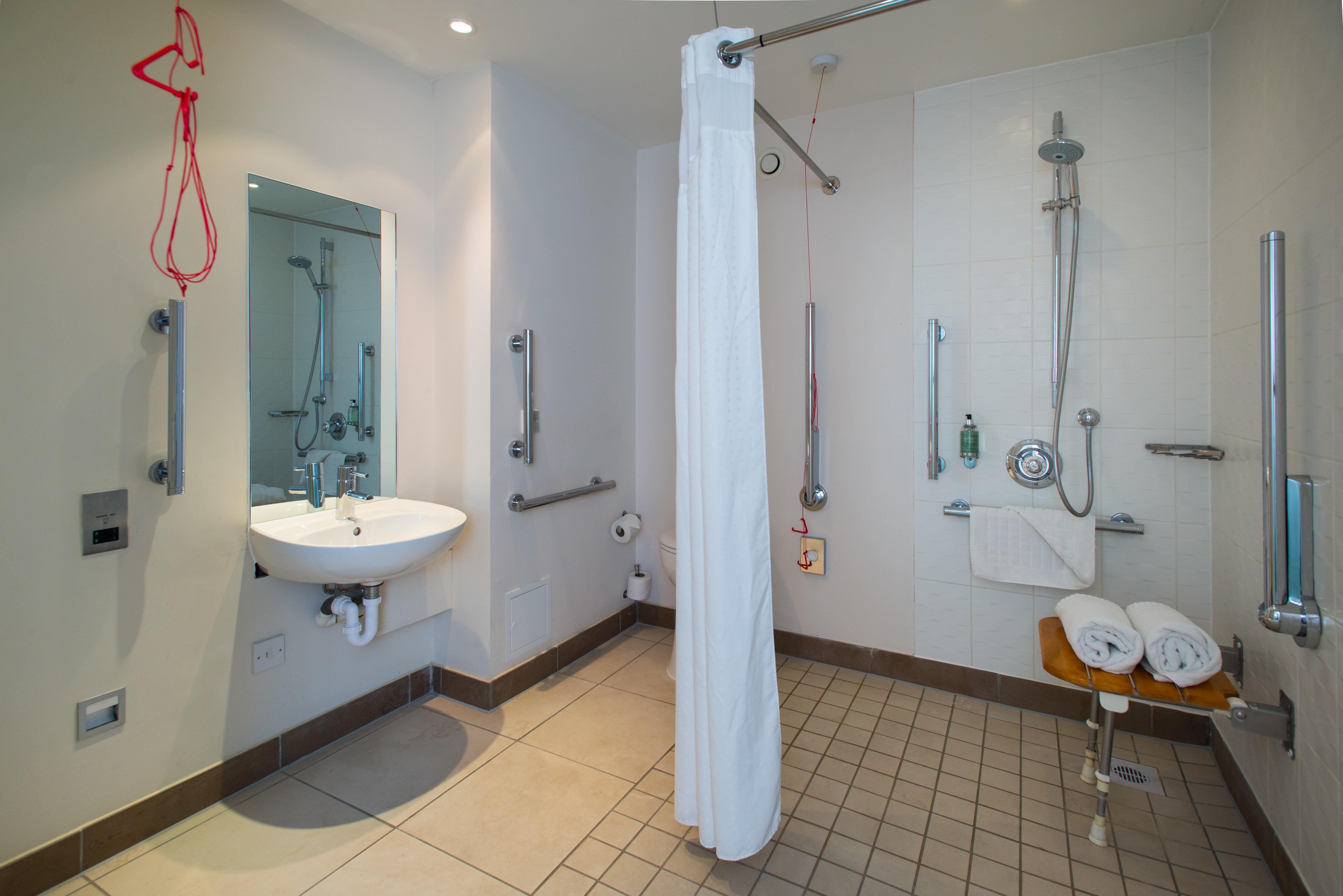 Holiday Inn Stevenage By Ihg Экстерьер фото