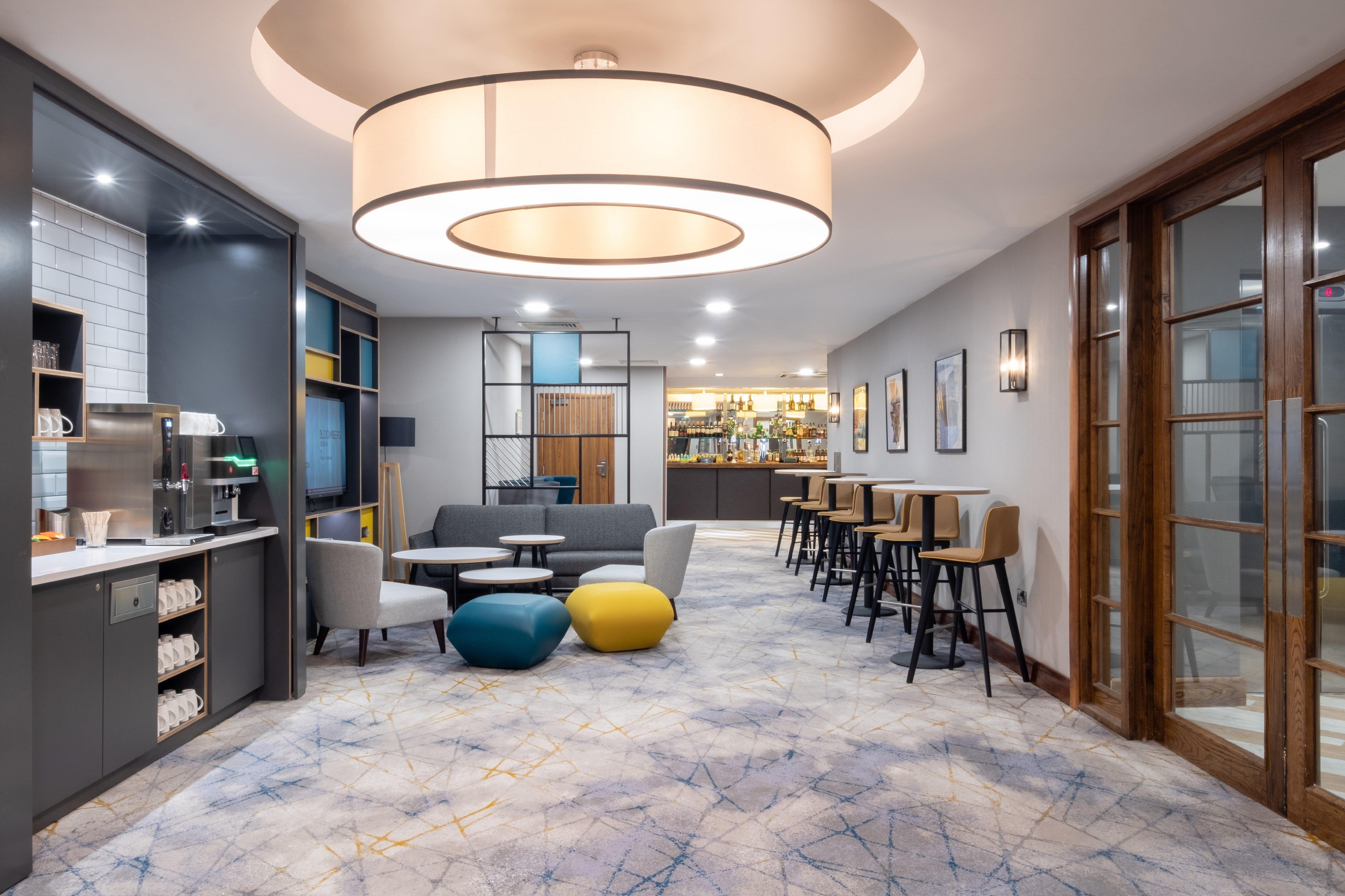 Holiday Inn Stevenage By Ihg Экстерьер фото