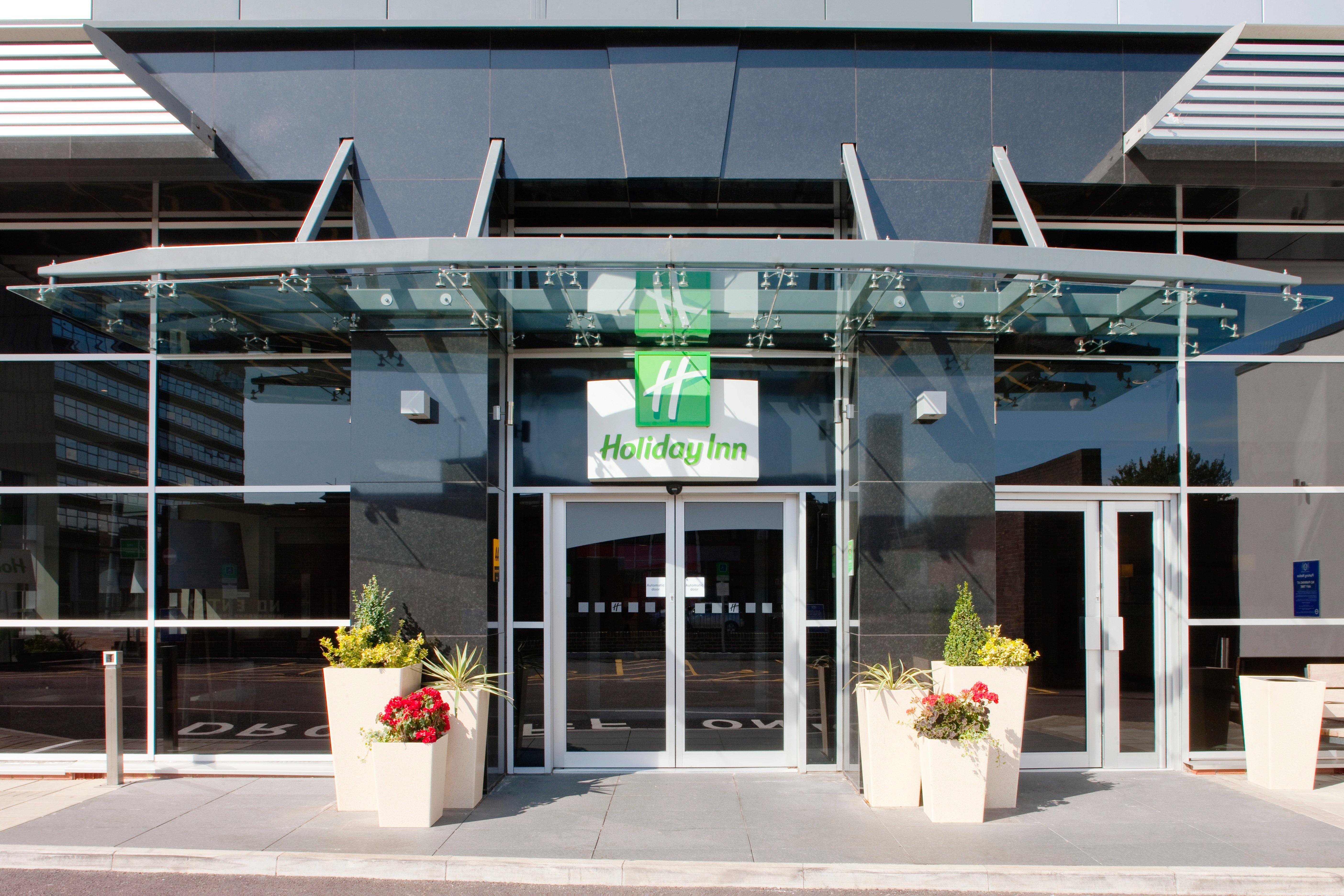 Holiday Inn Stevenage By Ihg Экстерьер фото