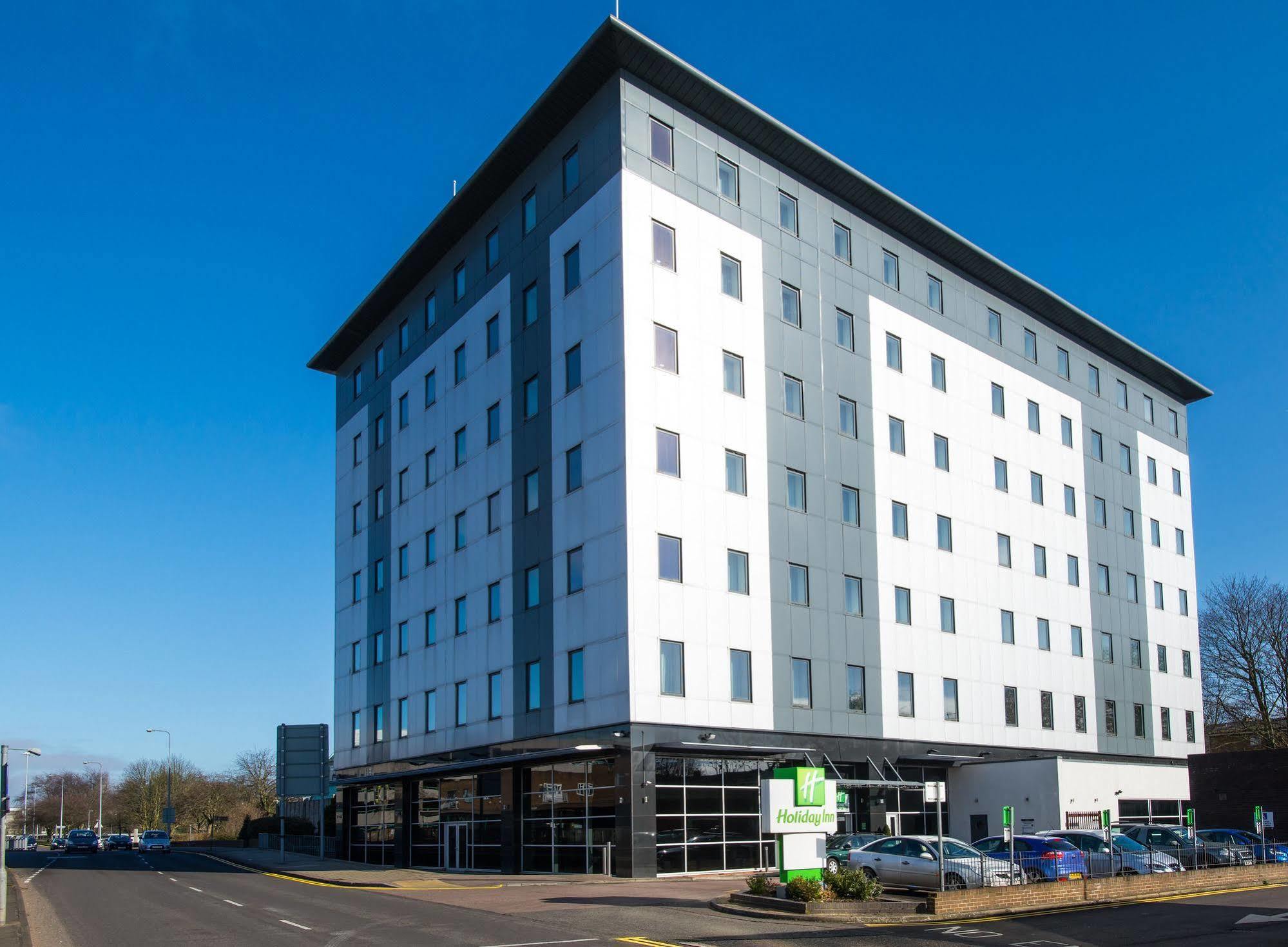 Holiday Inn Stevenage By Ihg Экстерьер фото