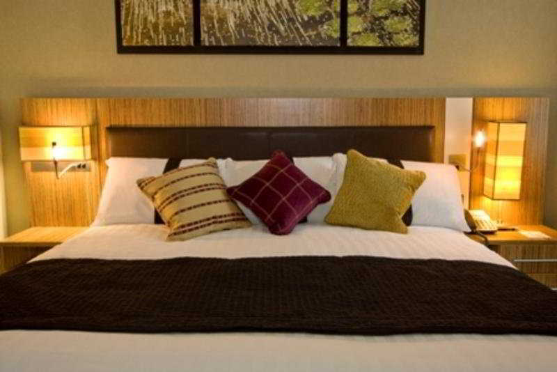 Holiday Inn Stevenage By Ihg Экстерьер фото
